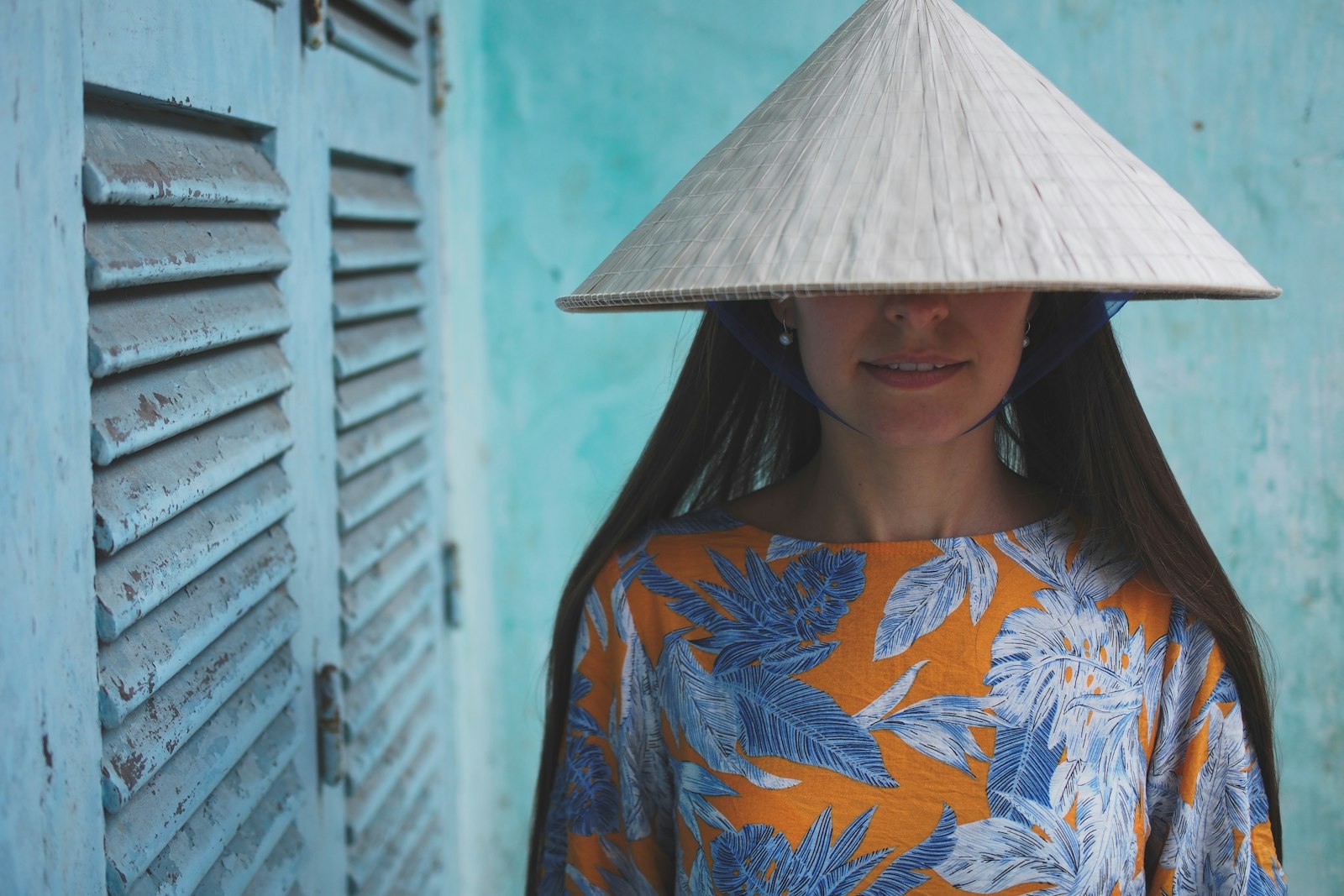 Chống nắng đúng cách mỗi ngày: bôi bao nhiêu và khi nào bôi lại
