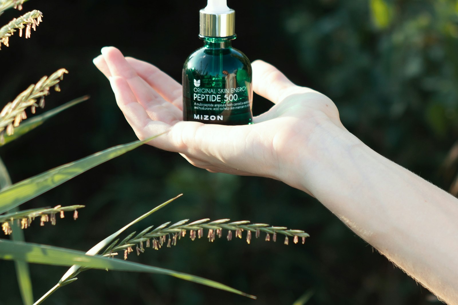 Niacinamide là gì và nên dùng bao nhiêu phần trăm
